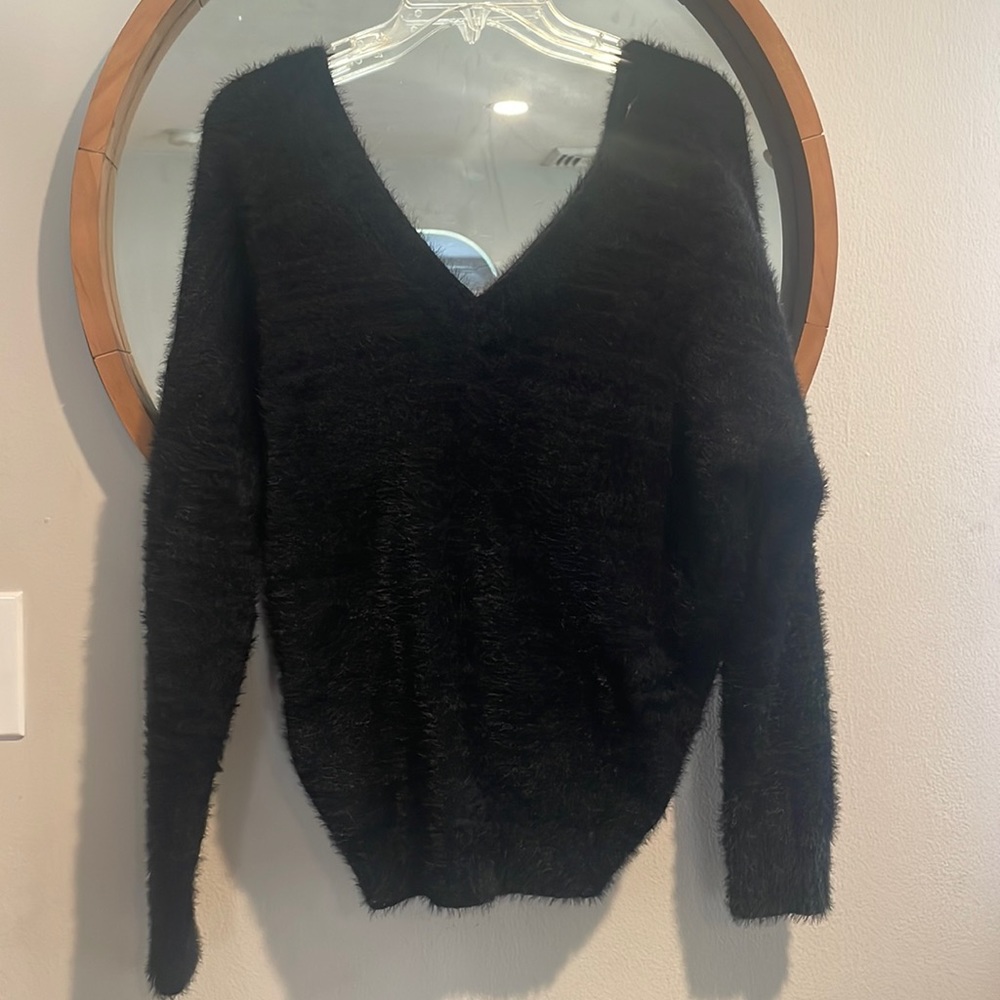 Francesca’s Black Fuzzy Sweater (bundle 2 for $22 or 3 for $30)